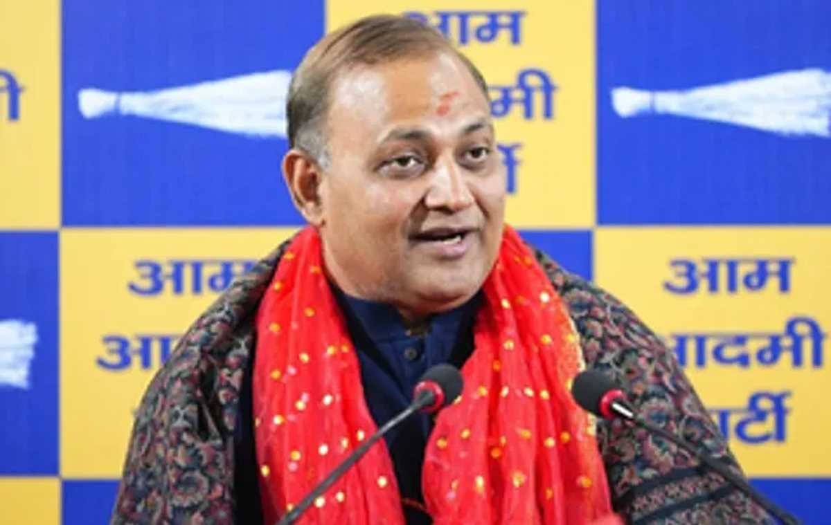 भाजपा और कांग्रेस मालवीय नगर विधानसभा के इंदिरा कैंप में तोड़फोड़ करवा रही : सोमनाथ भारती भाजपा और कांग्रेस मालवीय नगर विधानसभा के इंदिरा कैंप में तोड़फोड़ करवा रही : सोमनाथ भारती